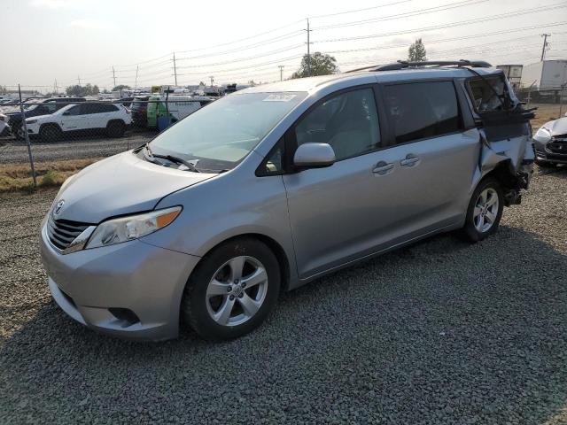 Toyota SIENNA LE