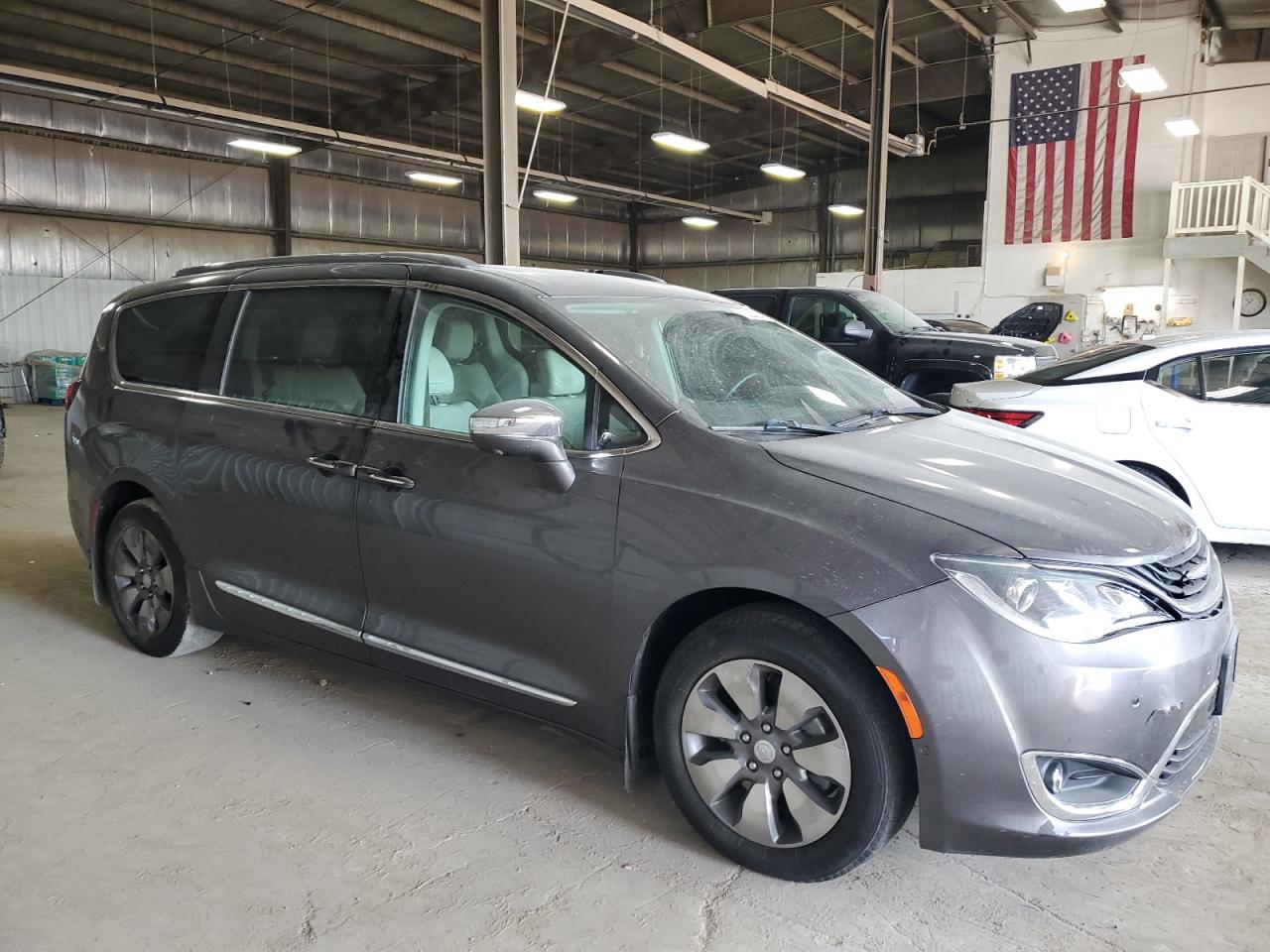 Lot #2955276600 2017 CHRYSLER PACIFICA E