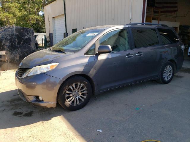 2011 TOYOTA SIENNA XLE 2011