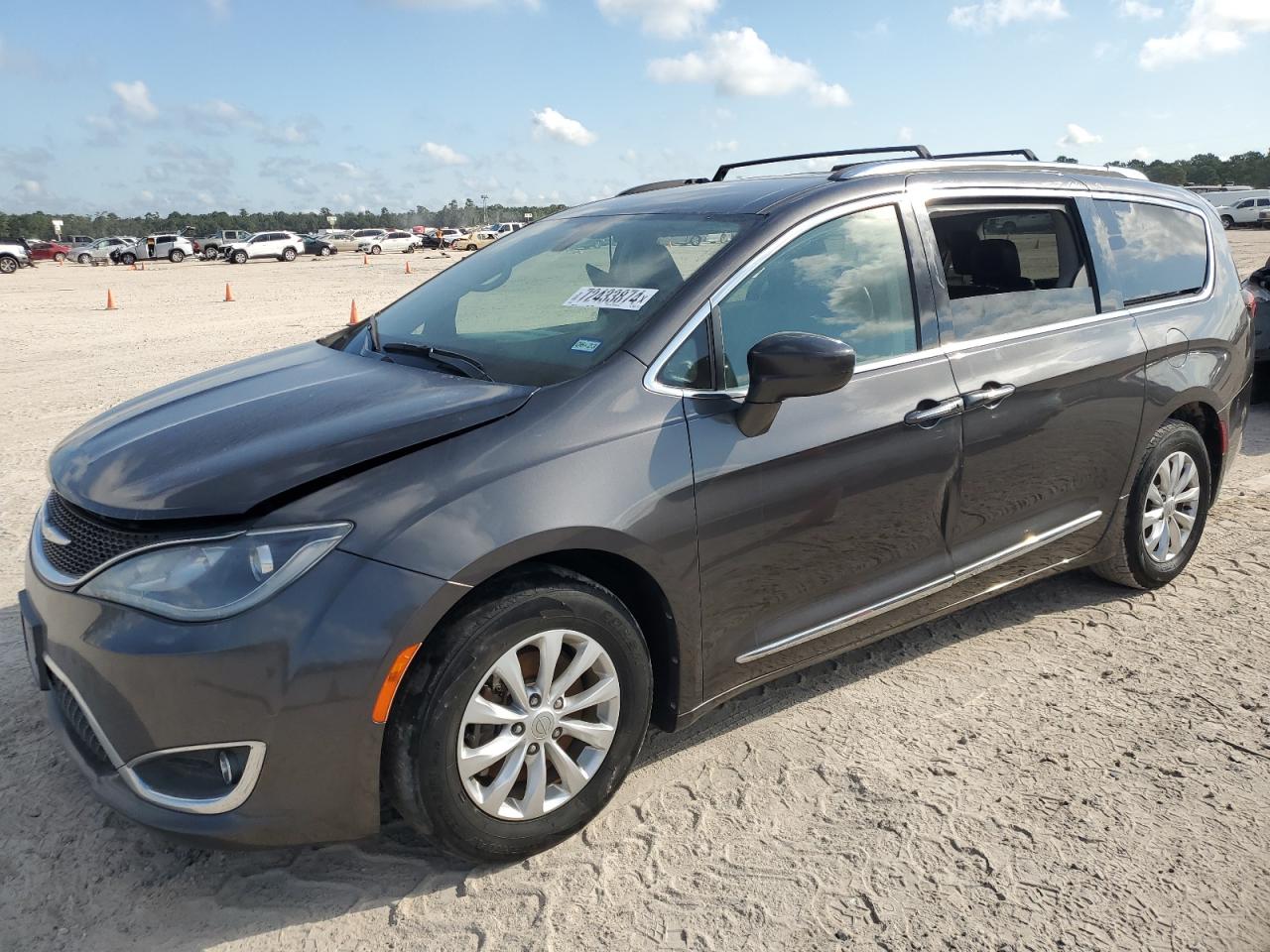 Chrysler Pacifica 2018 RU