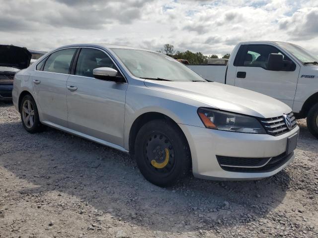 VIN 1VWBN7A34DC136239 2013 Volkswagen Passat, SE no.4