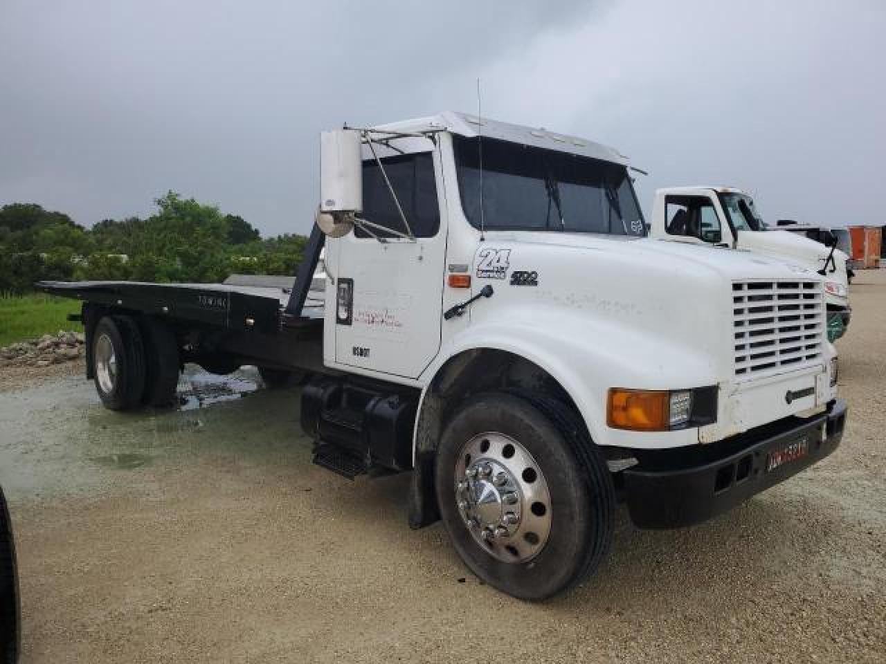 International 4700 2000 