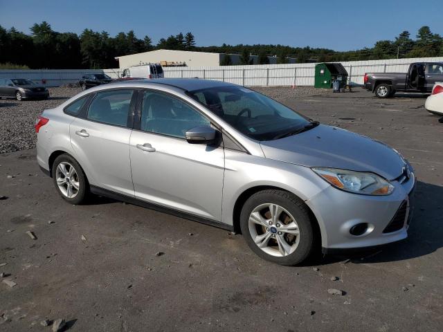 VIN 1FADP3F21EL366021 2014 Ford Focus, SE no.4