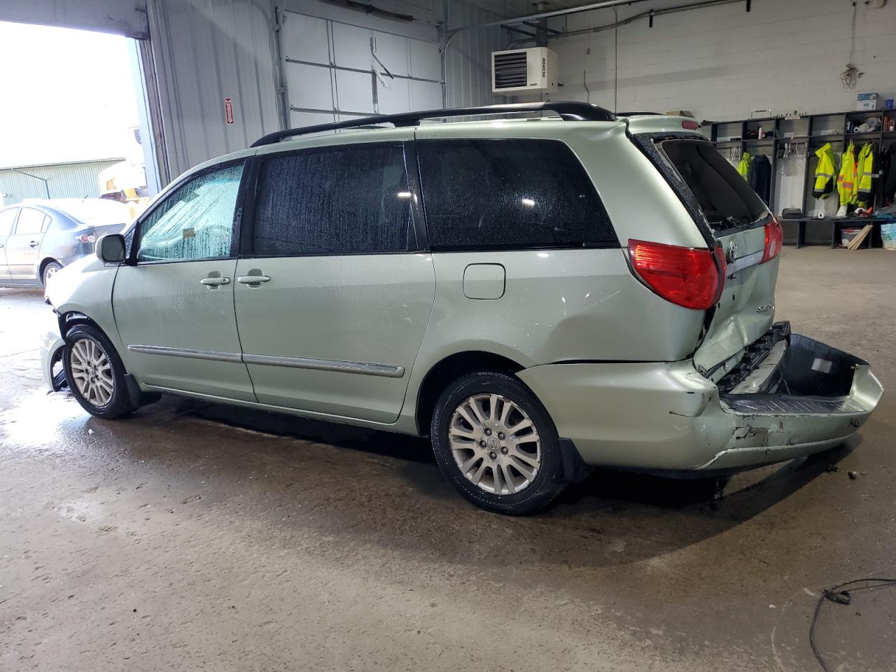 Lot #2886291532 2009 TOYOTA SIENNA XLE