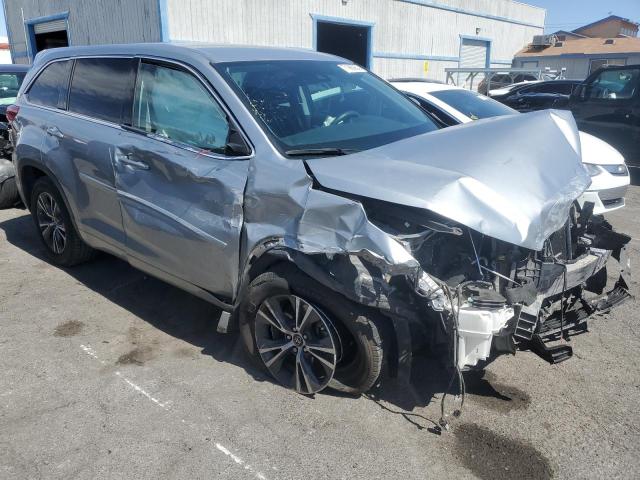 VIN 5TDZZRFH3HS195731 2017 Toyota Highlander, LE no.4