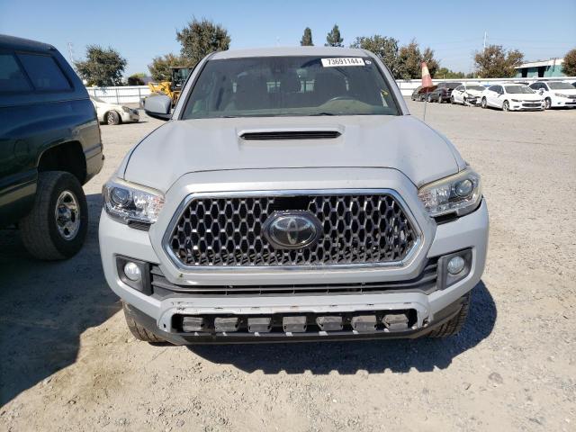 VIN 3TMAZ5CN0JM071096 2018 Toyota Tacoma, Double Cab no.5