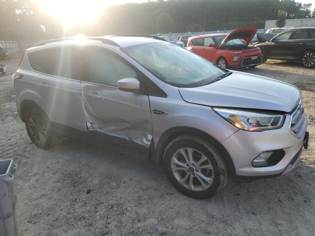 VIN 1FMCU0GD1HUB58907 2017 Ford Escape, SE no.4