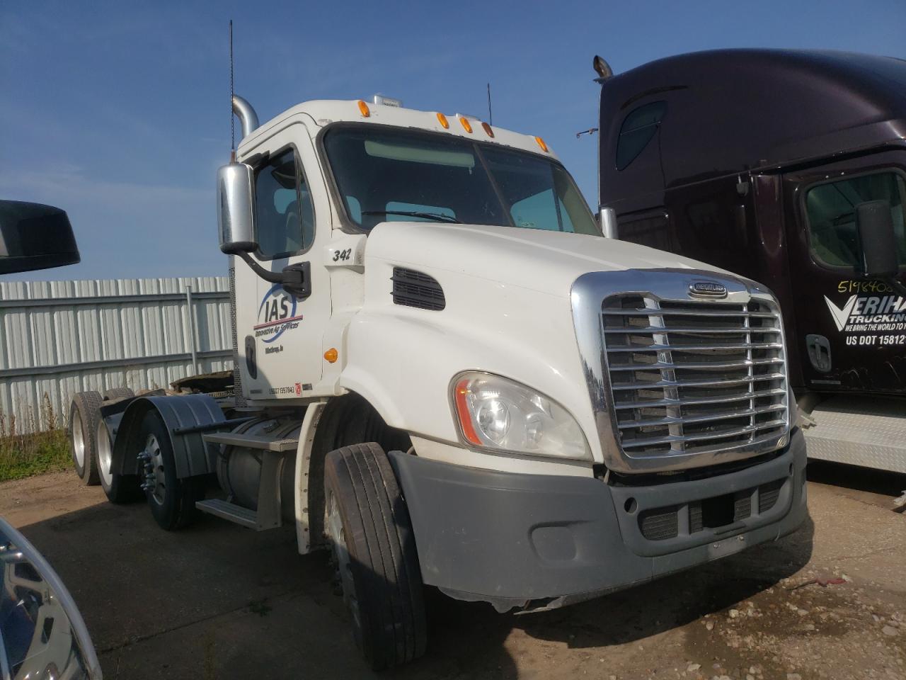 Lot #2838536917 2011 FREIGHTLINER CASCADIA 1