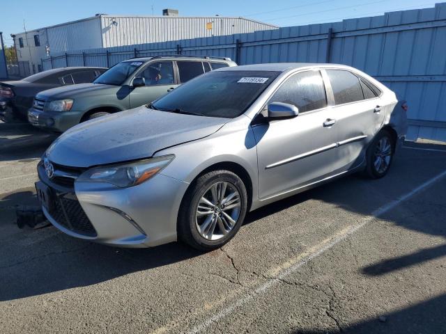 TOYOTA CAMRY LE 2015 gray sedan 4d gas 4T1BF1FK3FU056436 photo #1