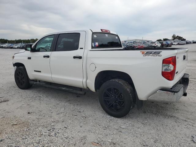 VIN 5TFDW5F10JX751007 2018 Toyota Tundra, Crewmax Sr5 no.2