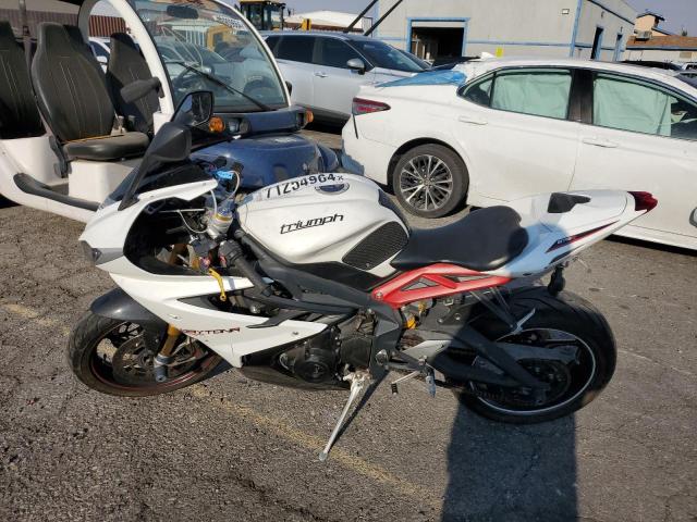 TRIUMPH MOTORCYCLE DAYTONA 67 2014 white  gas SMTA02YK7EJ610969 photo #4