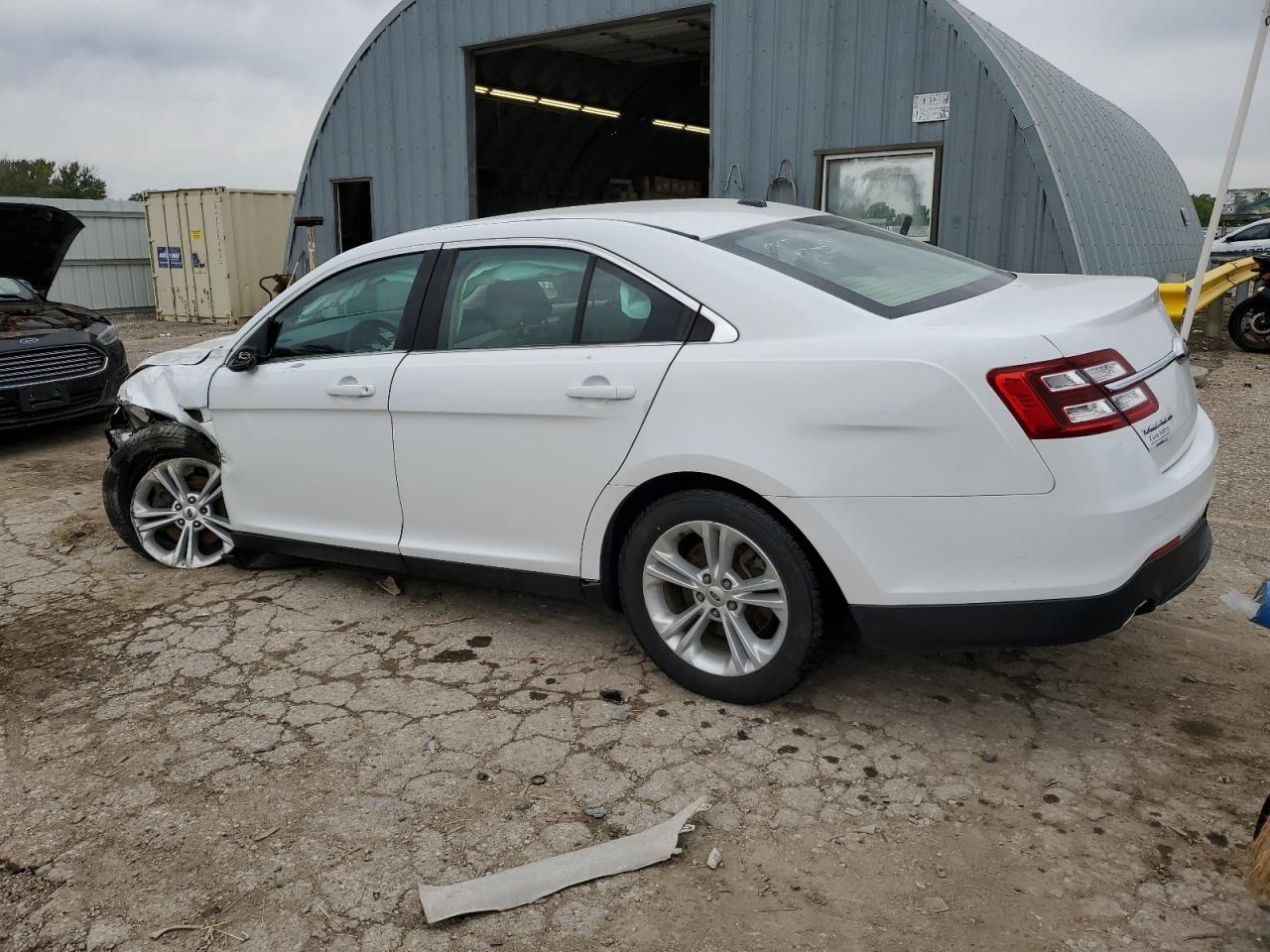 Lot #2879103043 2016 FORD TAURUS SE