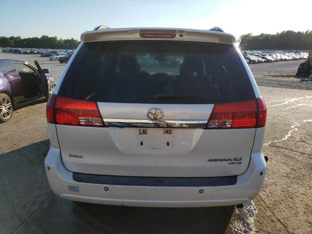 Lot #2860181119 2005 TOYOTA SIENNA XLE