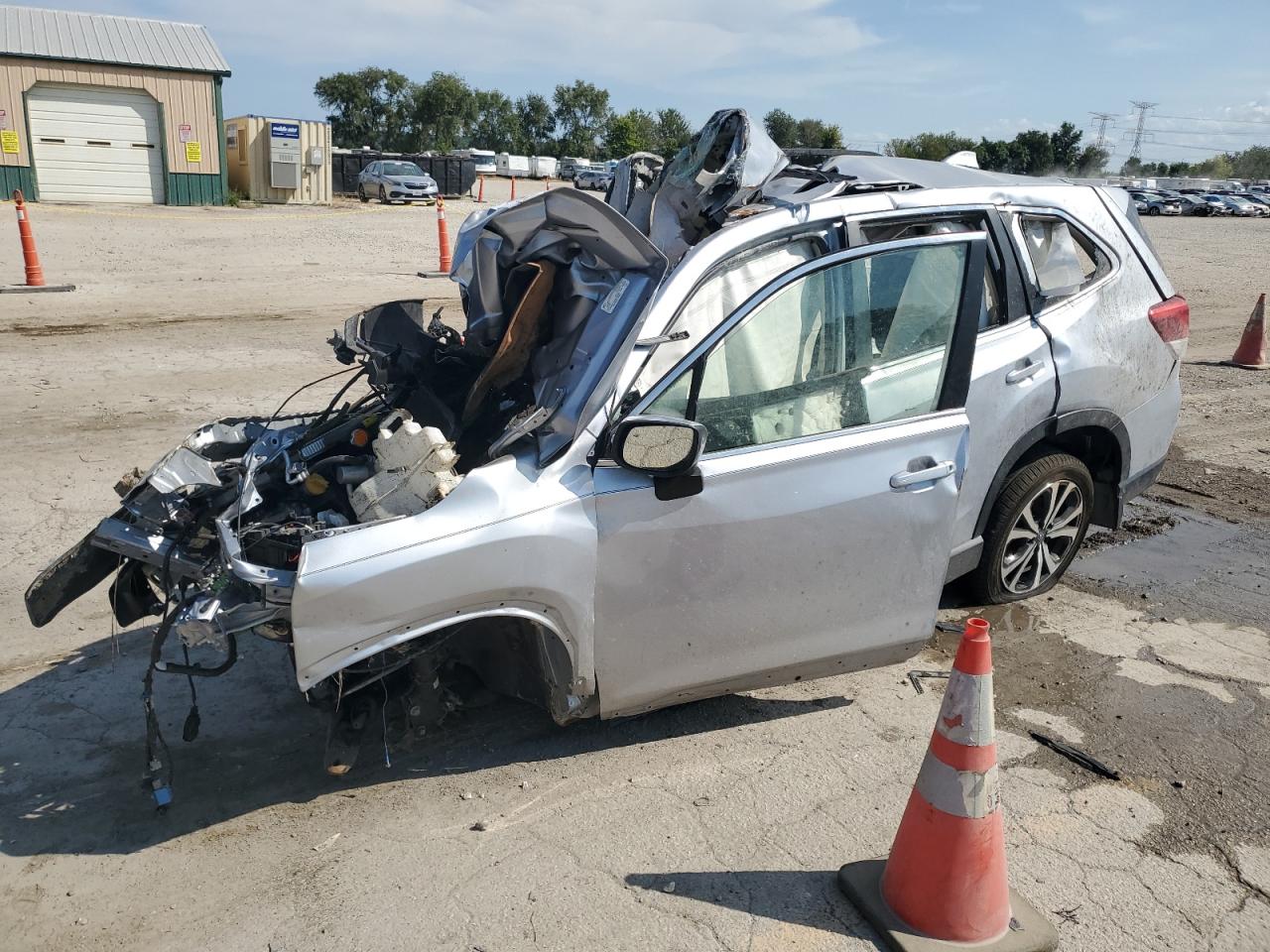 Lot #2923887888 2019 SUBARU FORESTER L