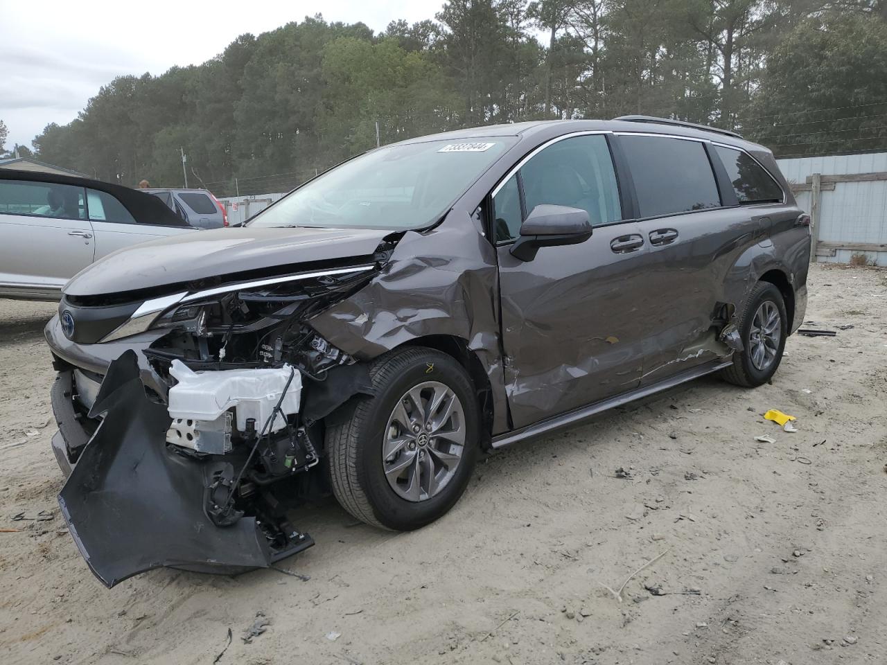 Lot #2912287990 2024 TOYOTA SIENNA LE