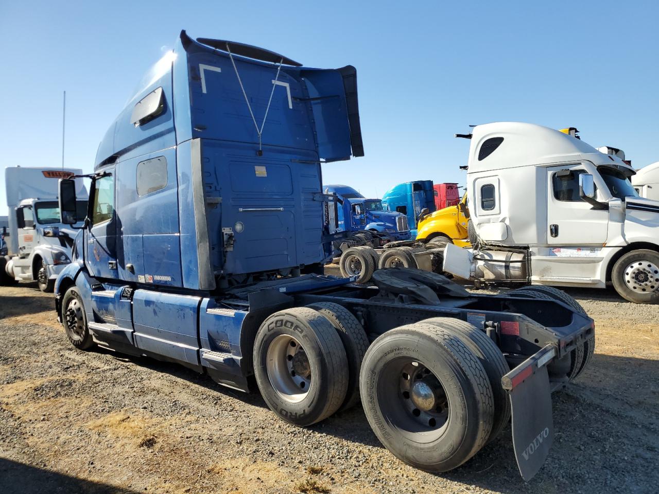 Lot #2887917098 2019 VOLVO VN VNL