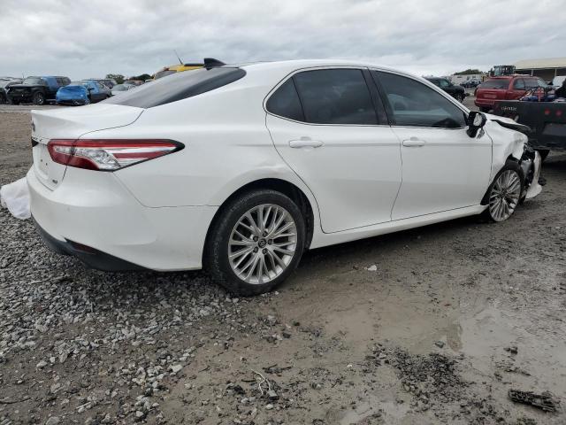 2018 TOYOTA CAMRY SE/X 4T1BZ1HK8JU004930