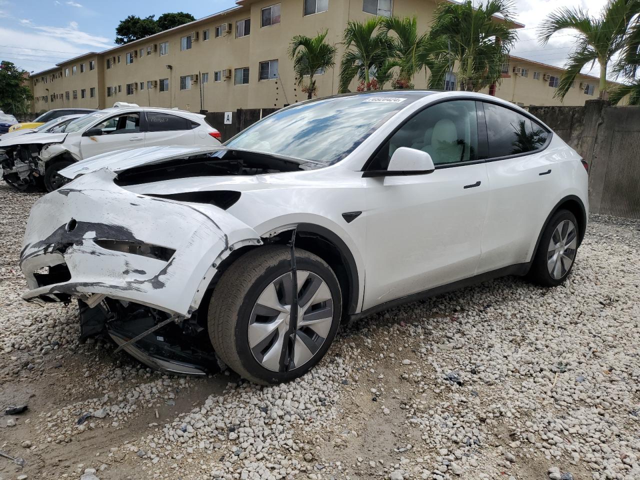 7SAYGDEE1PA096825 - 2023 Tesla MODEL Y