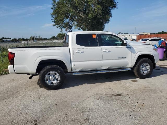 VIN 5TFAX5GN0JX126107 2018 Toyota Tacoma, Double Cab no.3