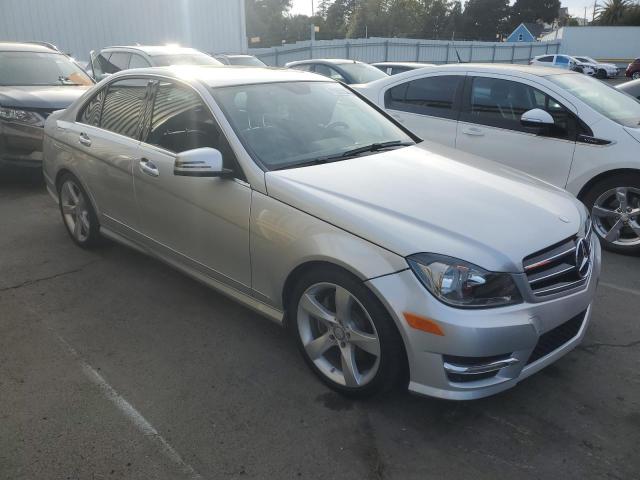 VIN WDDGF5HB0EA926227 2014 Mercedes-Benz C-Class, 350 no.4