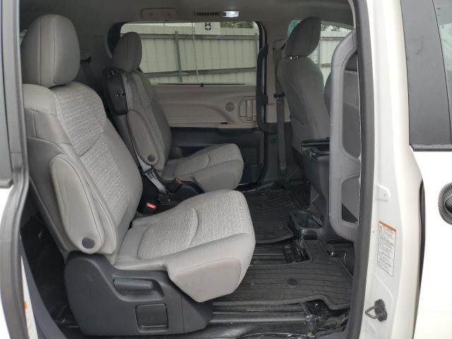 2022 TOYOTA SIENNA LE - 5TDBRKEC8NS131629
