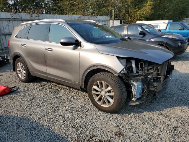 VIN 5XYPGDA59JG368233 2018 KIA Sorento, LX no.4