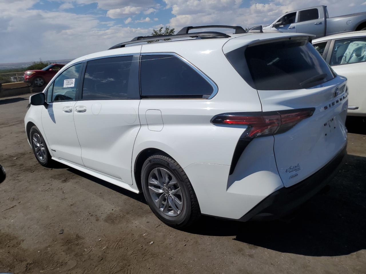 Lot #2940736415 2021 TOYOTA SIENNA LE