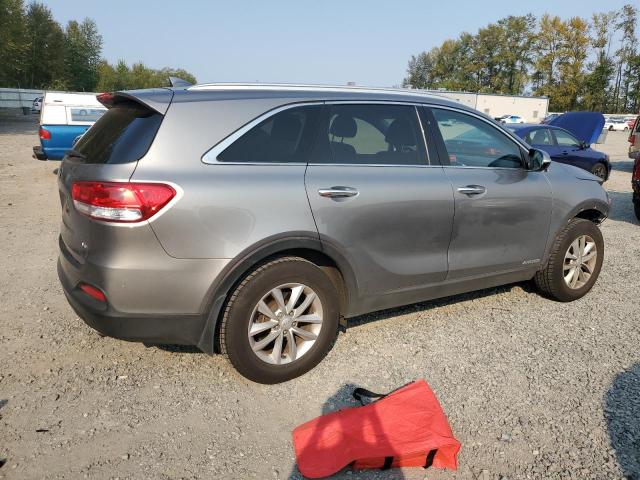 VIN 5XYPGDA59JG368233 2018 KIA Sorento, LX no.3