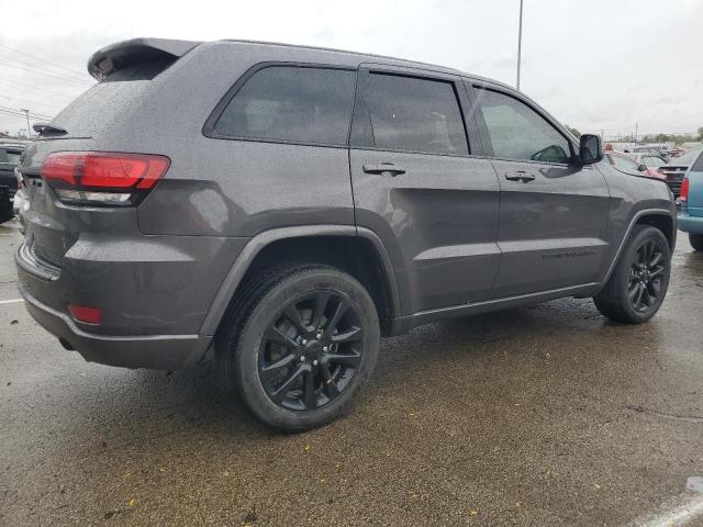 VIN 1C4RJFAG8JC375606 2018 Jeep Grand Cherokee, Laredo no.3