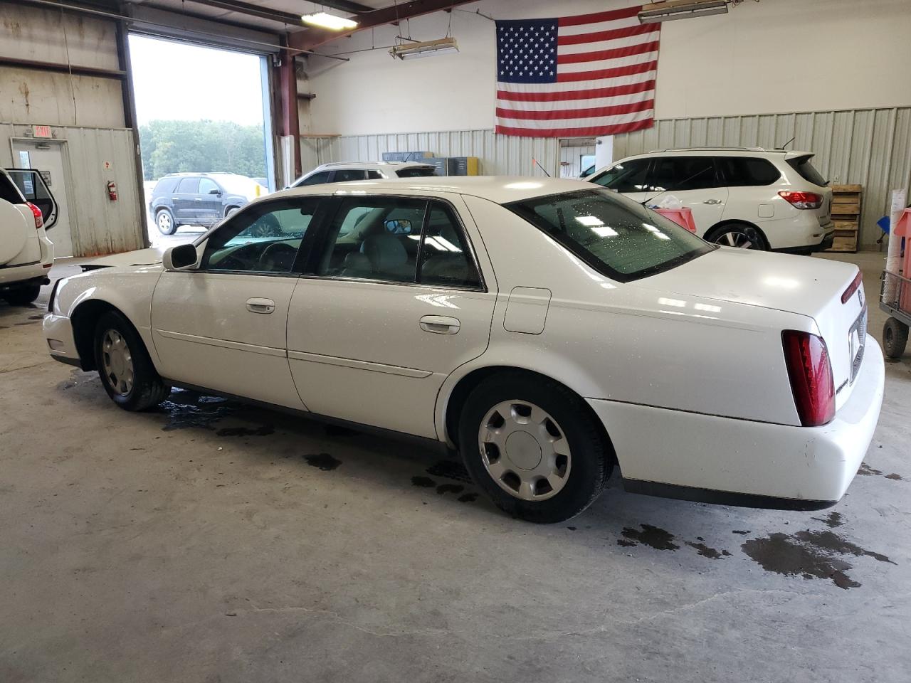 Lot #2905000076 2000 CADILLAC DEVILLE