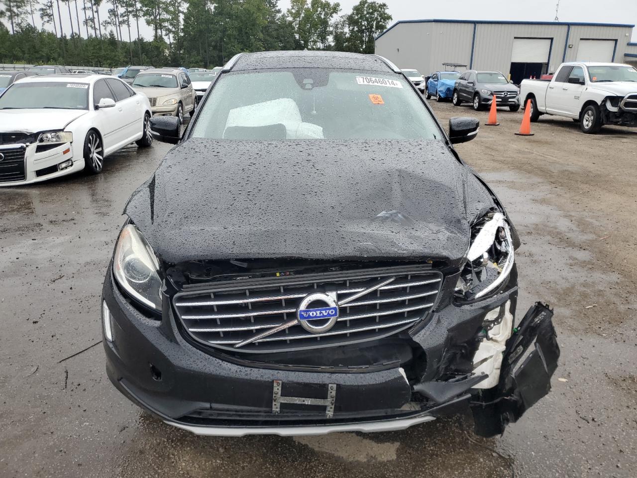 Lot #2897607154 2017 VOLVO XC60 T5 IN