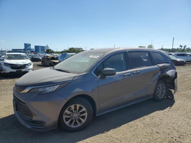 2022 TOYOTA SIENNA LE 2022