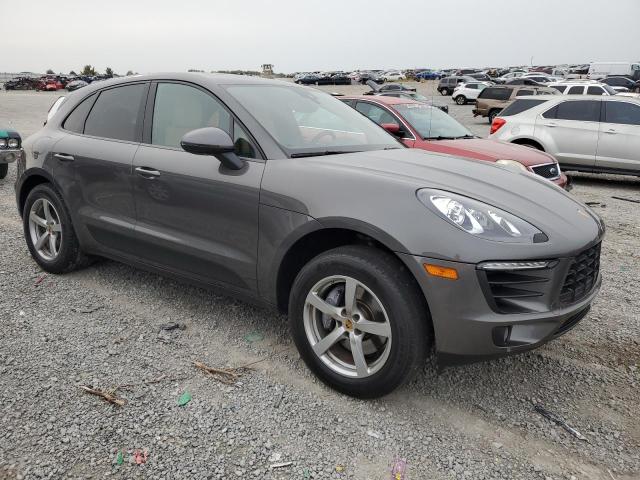 VIN WP1AA2A57HLB80657 2017 Porsche Macan no.4