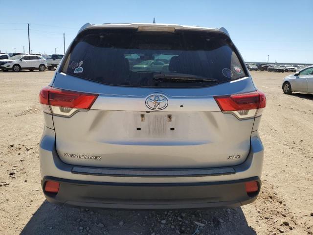 VIN 5TDKZRFHXJS538042 2018 Toyota Highlander, SE no.6