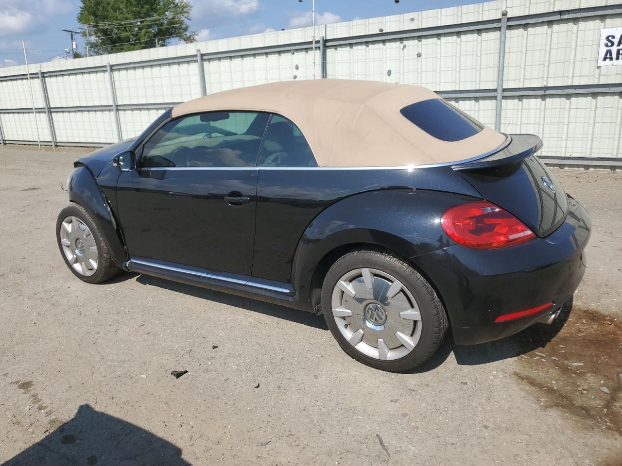 Lot #2978982657 2013 VOLKSWAGEN BEETLE