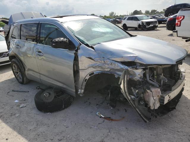 VIN 5TDKKRFH5FS070720 2015 Toyota Highlander, Xle no.4