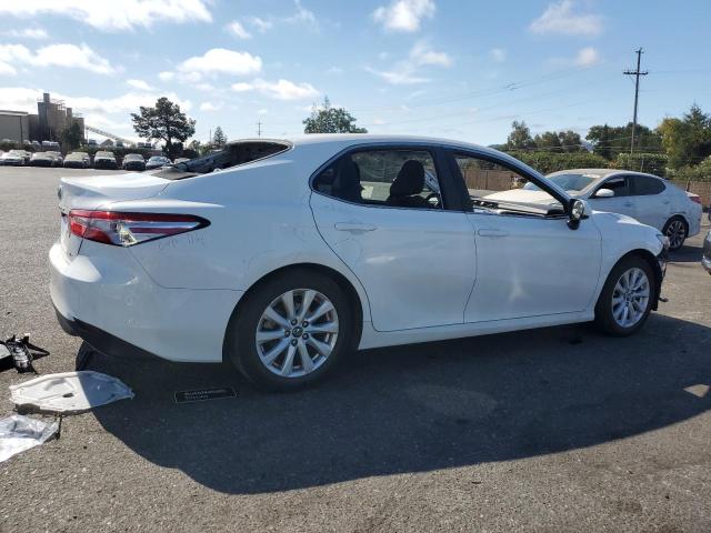 2018 TOYOTA CAMRY L - 4T1B11HK5JU595547