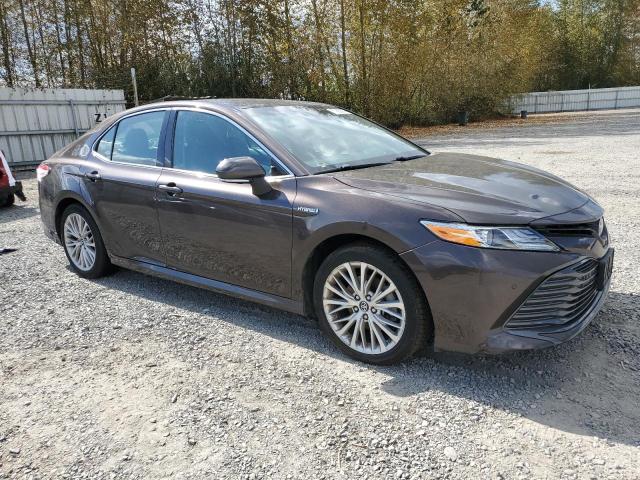 VIN 4T1B21HK0JU009236 2018 Toyota Camry, Hybrid no.4