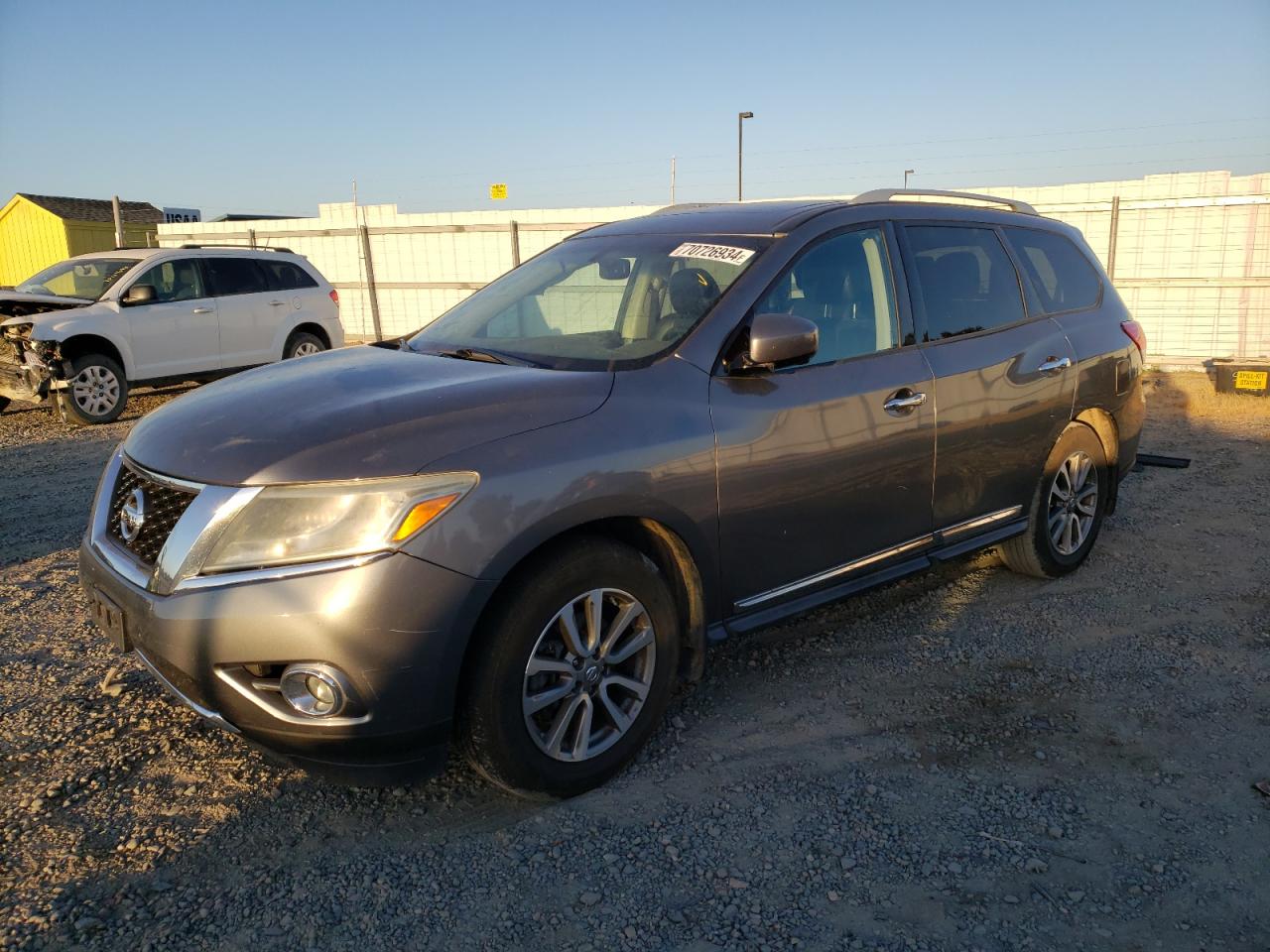 Nissan Pathfinder 2015 Wagon Body Style