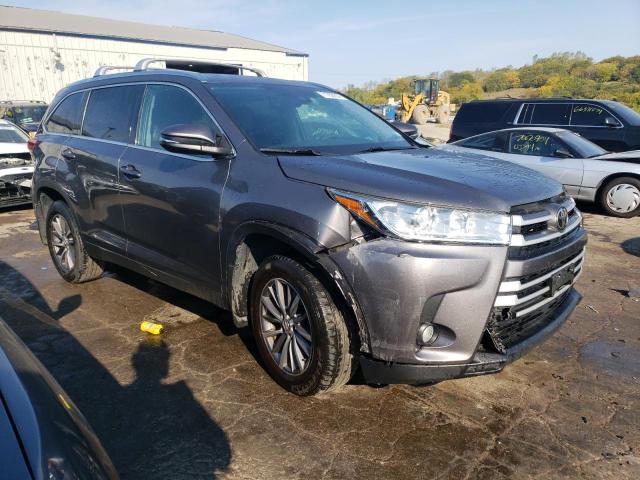 VIN 5TDJZRFH8KS593506 2019 Toyota Highlander, SE no.4