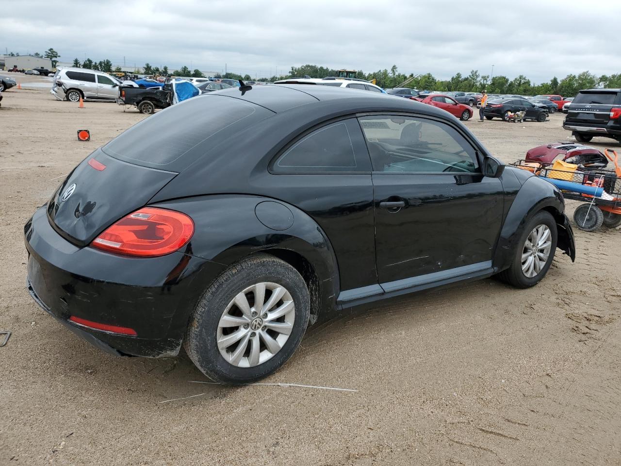 Lot #3026128281 2013 VOLKSWAGEN BEETLE