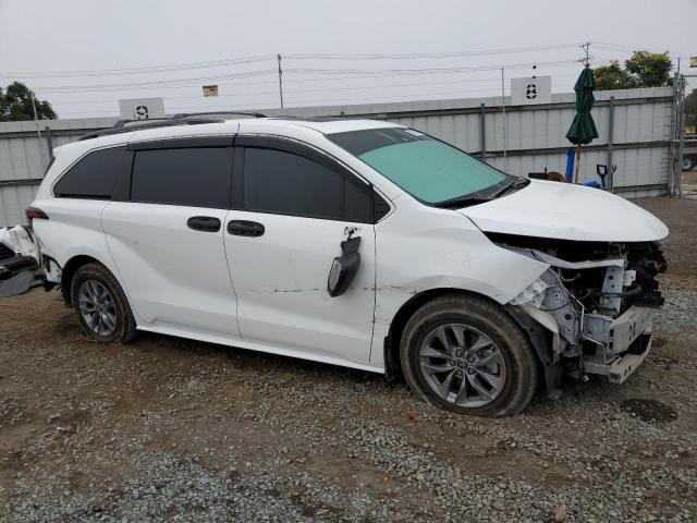 2022 TOYOTA SIENNA LE - 5TDBRKEC8NS131629