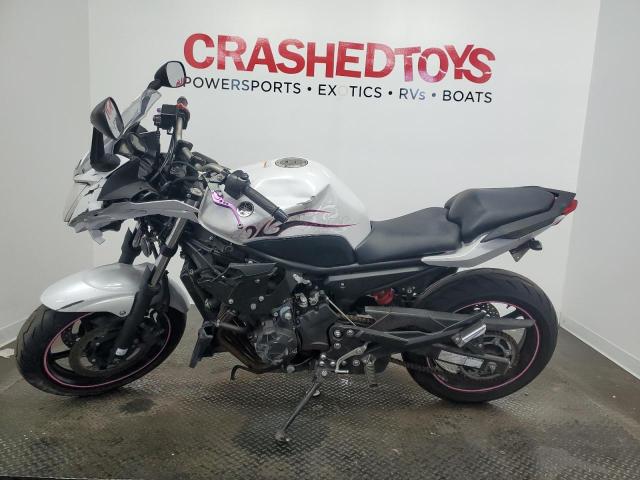 YAMAHA FZ6 R 2009 white  gas JYARJ18E89A001488 photo #4