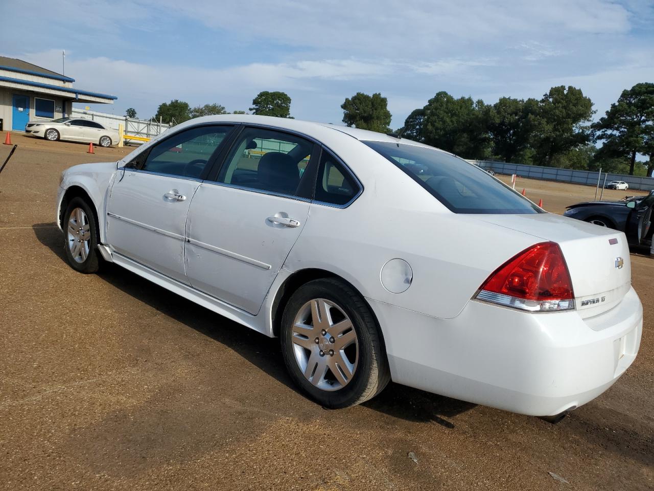 CHEVROLET IMPALA LIM 2014 white sedan 4d gas 2G1WB5E3XE1101698 photo #3