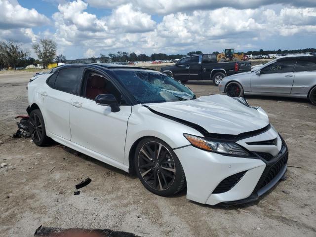 VIN 4T1B61HK1JU125632 2018 Toyota Camry, Xse no.4