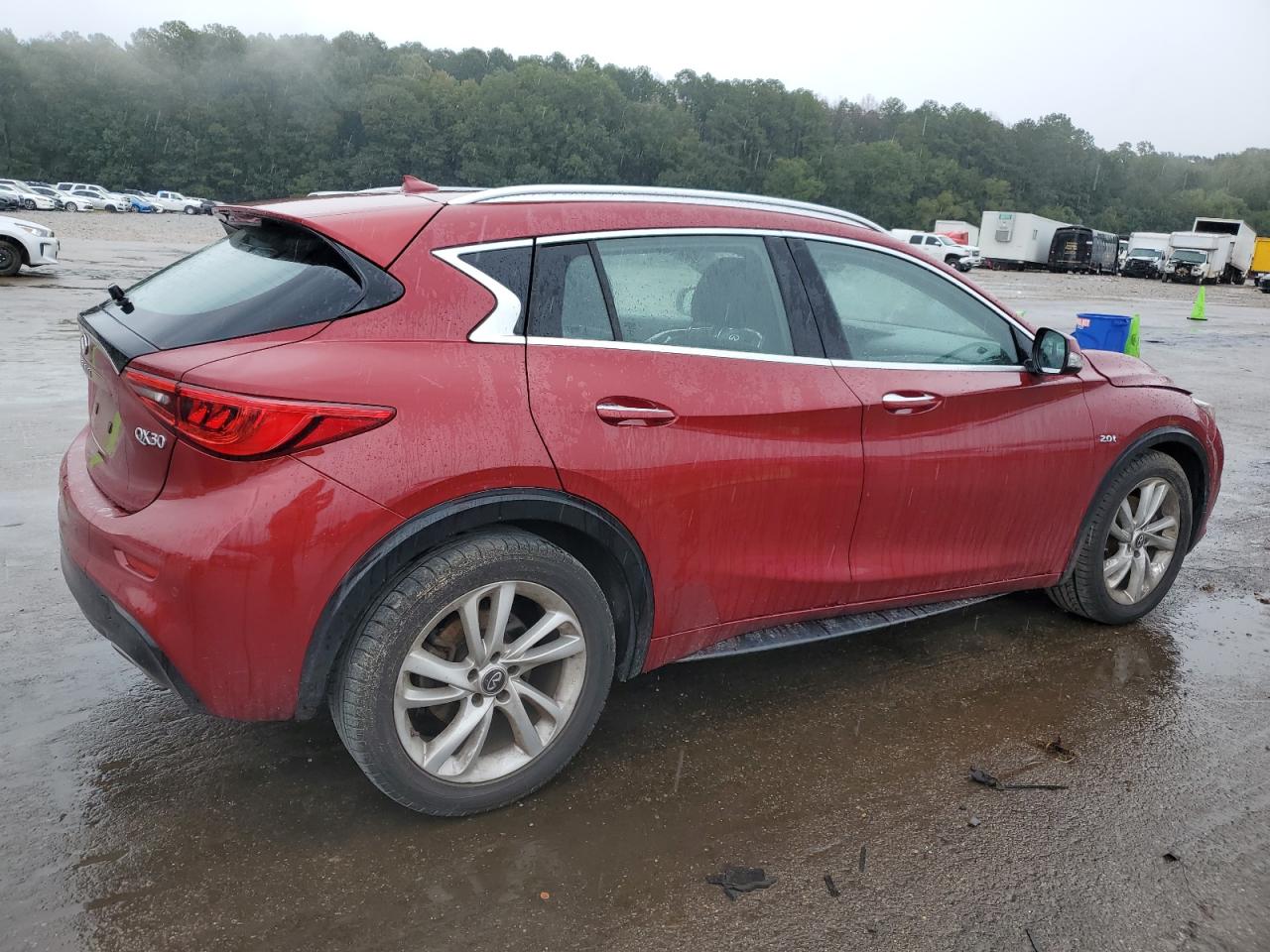 INFINITI QX30 BASE 2017 red  gas SJKCH5CP7HA024505 photo #4