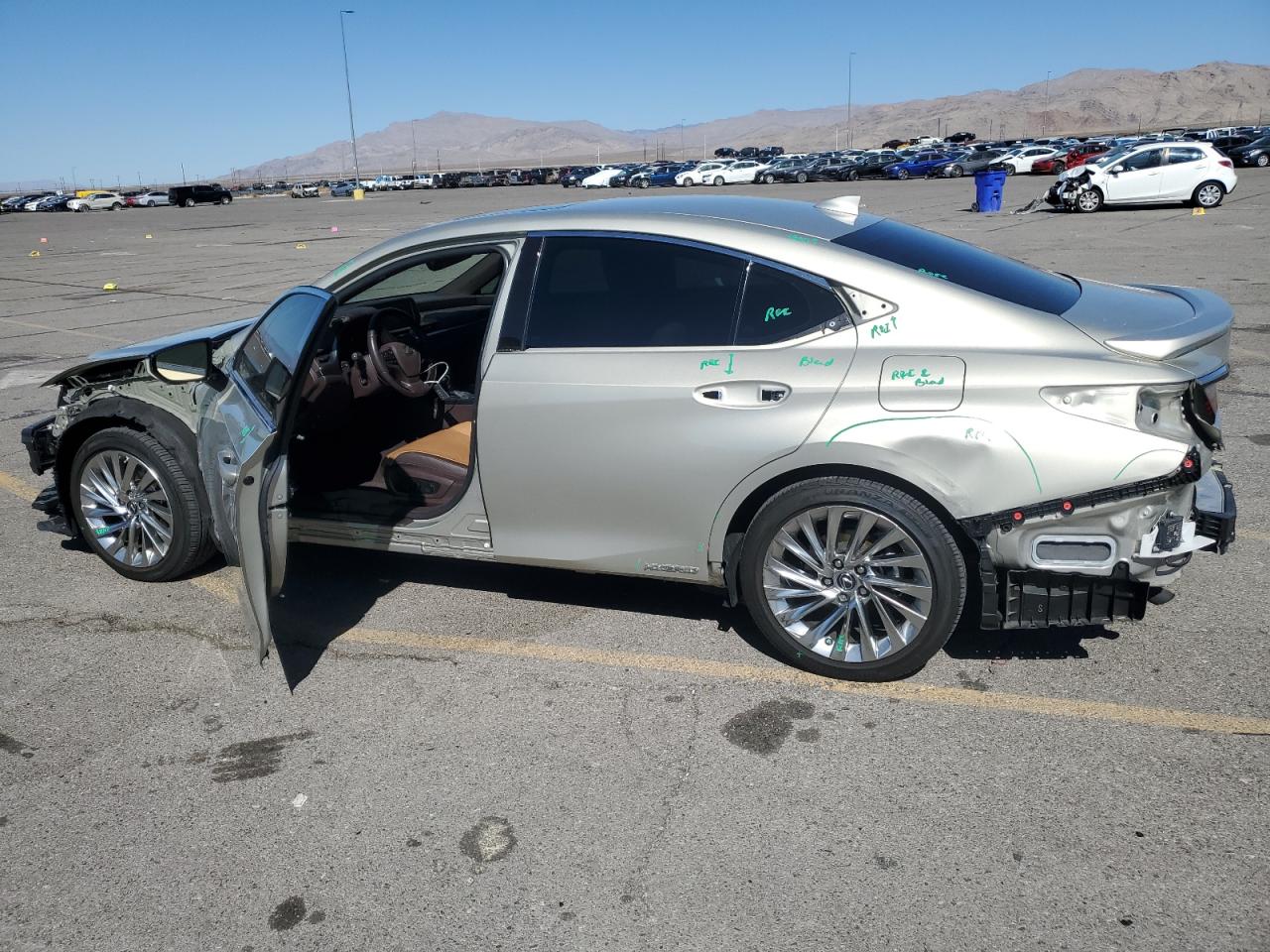 Lot #2957934814 2021 LEXUS ES 300H LU