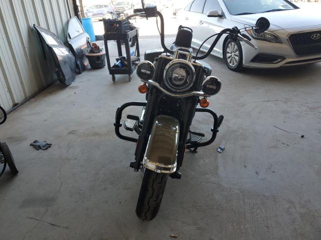 2018 HARLEY-DAVIDSON FLHC HERIT 1HD1YAJ18JC082598