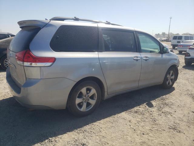 TOYOTA SIENNA XLE 2011 silver  gas 5TDDK3DCXBS003439 photo #4