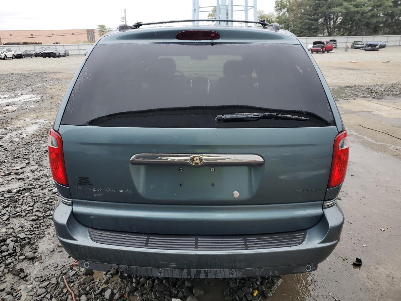 Lot #2907210624 2005 CHRYSLER TOWN & COU